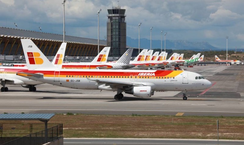 The air travel sector has warned that certain European airports are in danger of collapsing prior to the record summer flight boom in Spain.